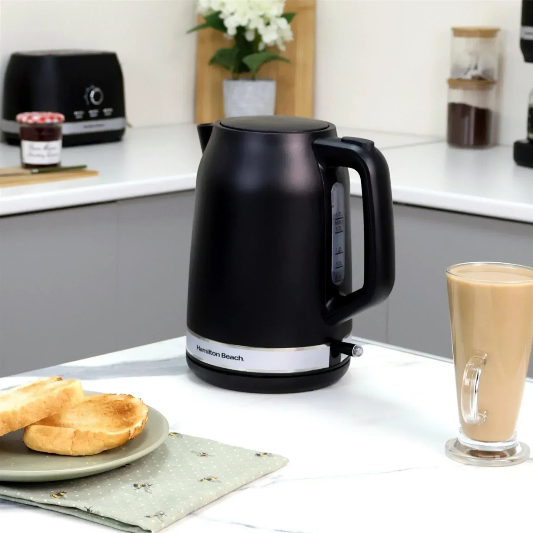Hamilton Beach Ella Kettle, Toaster & 20L Stainless Steel Cavity Microwave Set - Black - Image 2