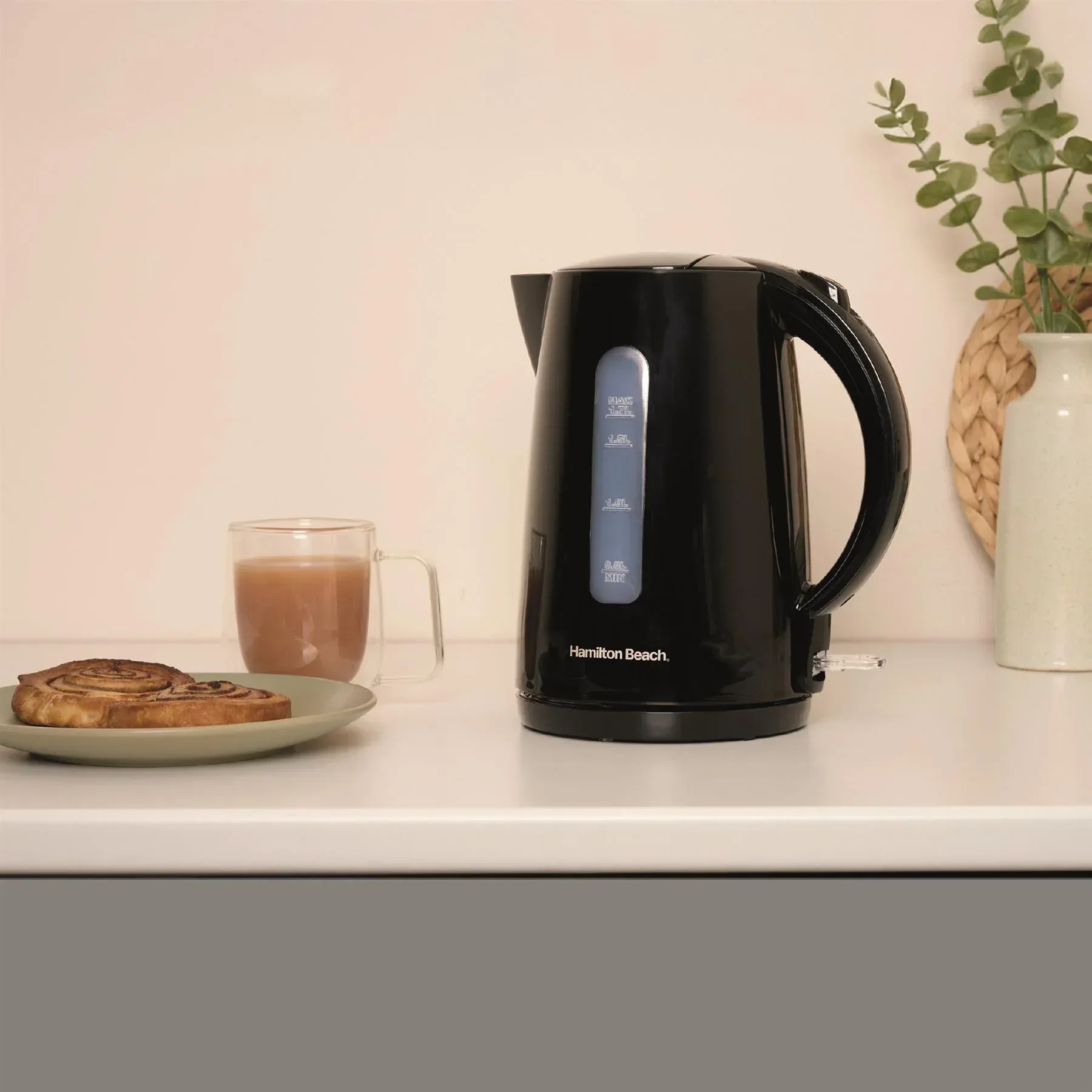 Hamilton Beach Essentials Kettle, Toaster & 20L Stainless Steel Cavity Microwave Set - Black - Image 6