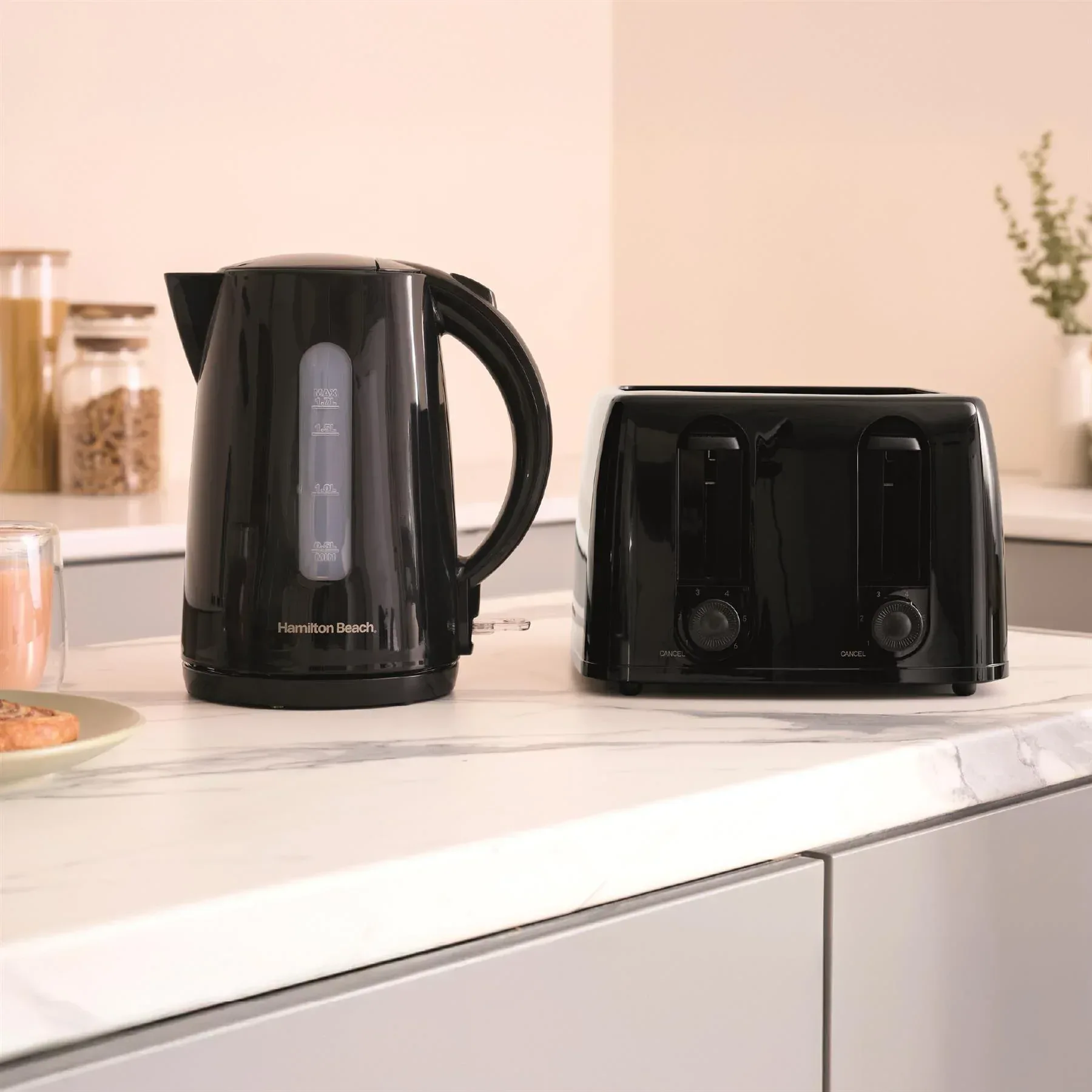 Hamilton Beach Essentials Kettle, 4 Slice Toaster & Deep Fill Sandwich Toaster Set - Black - Image 5